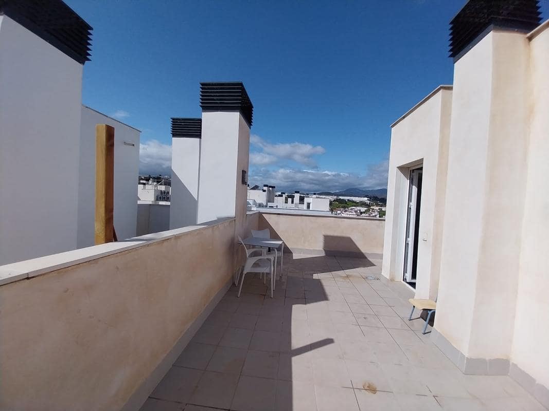 Ático de 2 habitaciones en Estepona en venta con piscina garaje - 390.000 € (Ref: 9665515)
