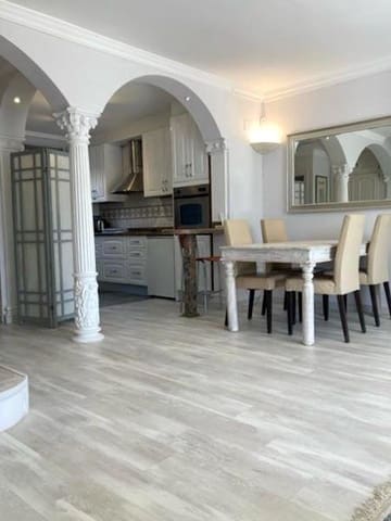 3 soveværelse Rækkehus til leje i Estepona med swimmingpool - € 2.100 (Ref: 9665516)