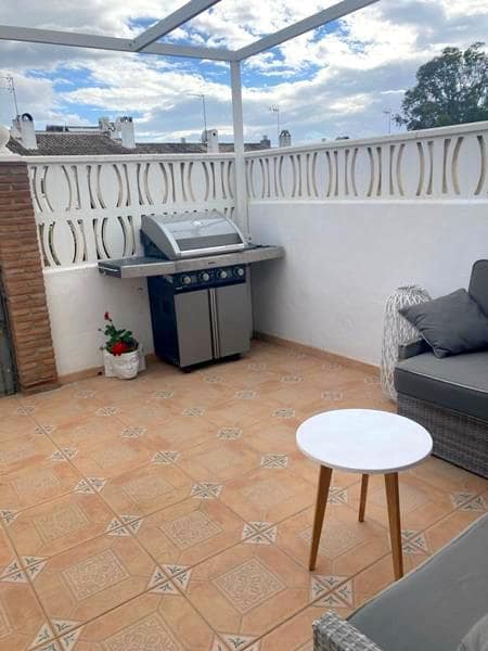 3 makuuhuone Rivitalo vuokrattavana paikassa Estepona mukana uima-altaan - 2 100 € (Ref: 9665516)