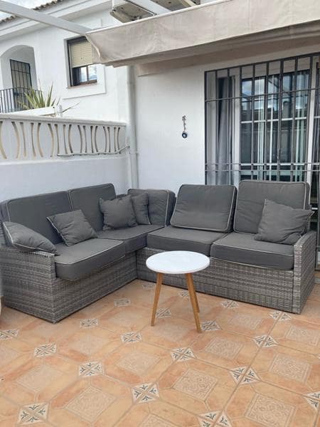 3 makuuhuone Rivitalo vuokrattavana paikassa Estepona mukana uima-altaan - 2 100 € (Ref: 9665516)