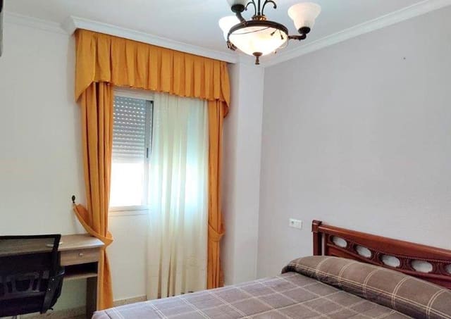 3 quarto Apartamento para arrendar em Málaga cidade com piscina - 1 500 € (Ref: 9688463)