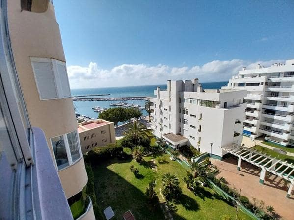 1 bedroom Flat for rent in Estepona with pool - € 1,200 (Ref: 9720817)