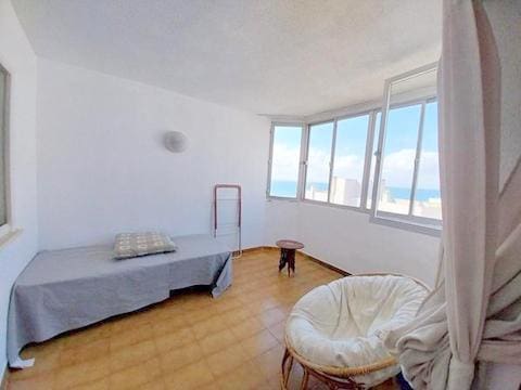 1 bedroom Flat for rent in Estepona with pool - € 1,200 (Ref: 9720817)