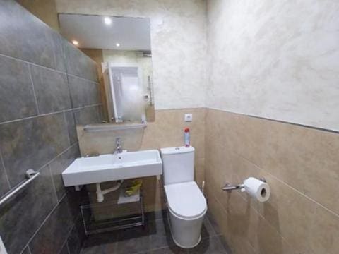 1 bedroom Flat for rent in Estepona with pool - € 1,200 (Ref: 9720817)