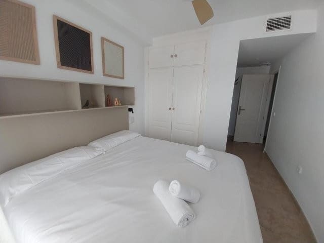 2 bedroom Flat for rent in San Luis de Sabinillas with pool garage - € 1,350 (Ref: 9725124)