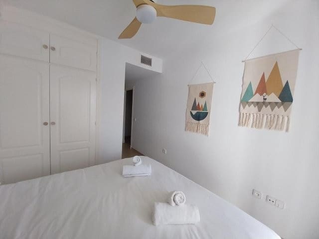 2 bedroom Flat for rent in San Luis de Sabinillas with pool garage - € 1,350 (Ref: 9725124)