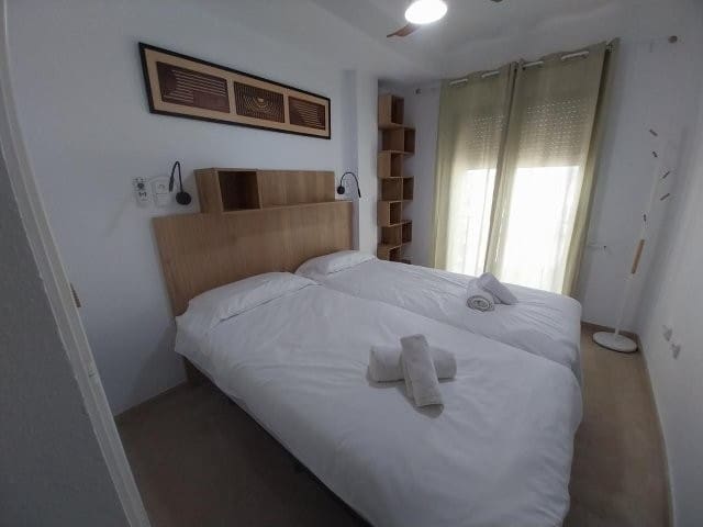 2 bedroom Flat for rent in San Luis de Sabinillas with pool garage - € 1,350 (Ref: 9725124)