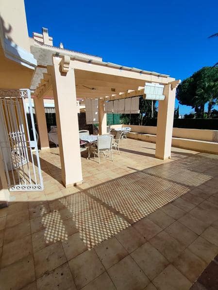 3 bedroom Flat for sale in New Golden Mile with pool garage - € 280,000 (Ref: 9737268)