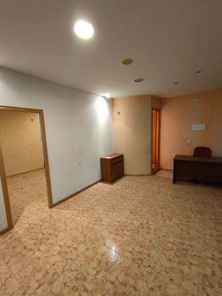 Commercial for sale in Estepona - € 86,000 (Ref: 9756219)