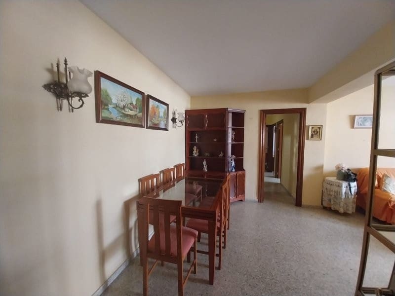 4 bedroom Flat for sale in Malaga city with garage - € 412,500 (Ref: 9761487)