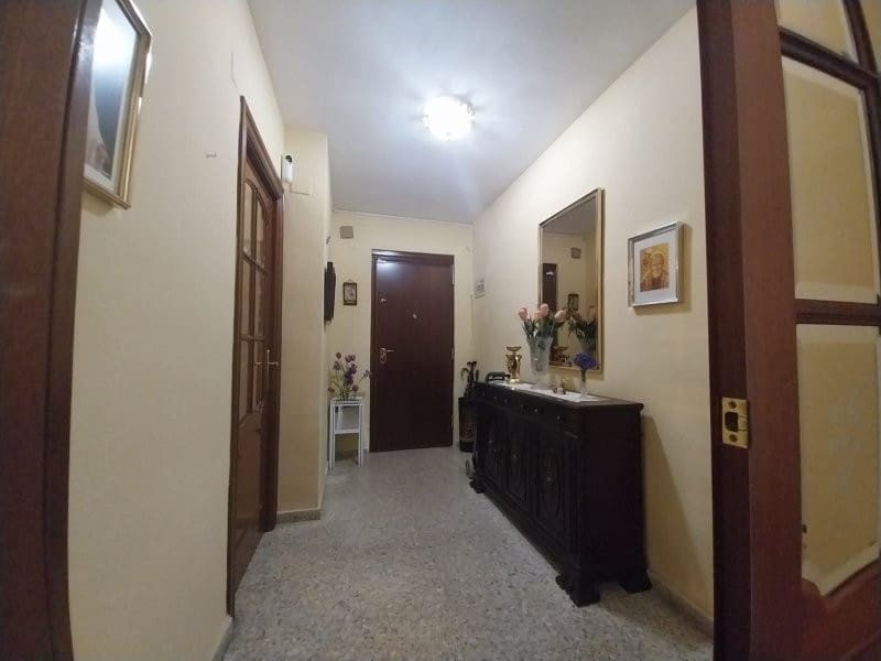 4 bedroom Flat for sale in Malaga city with garage - € 412,500 (Ref: 9761487)