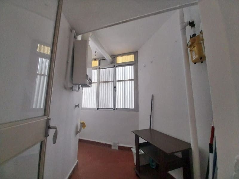 4 bedroom Flat for sale in Malaga city with garage - € 412,500 (Ref: 9761487)