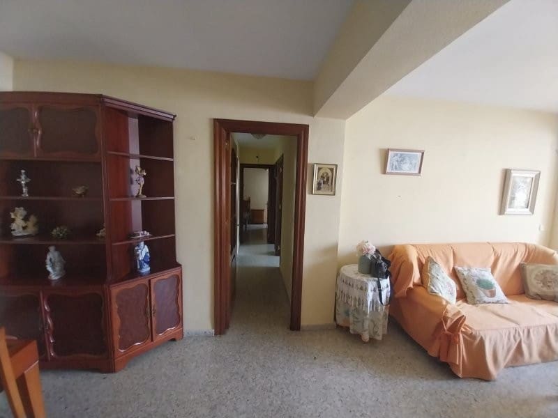 4 bedroom Flat for sale in Malaga city with garage - € 412,500 (Ref: 9761487)