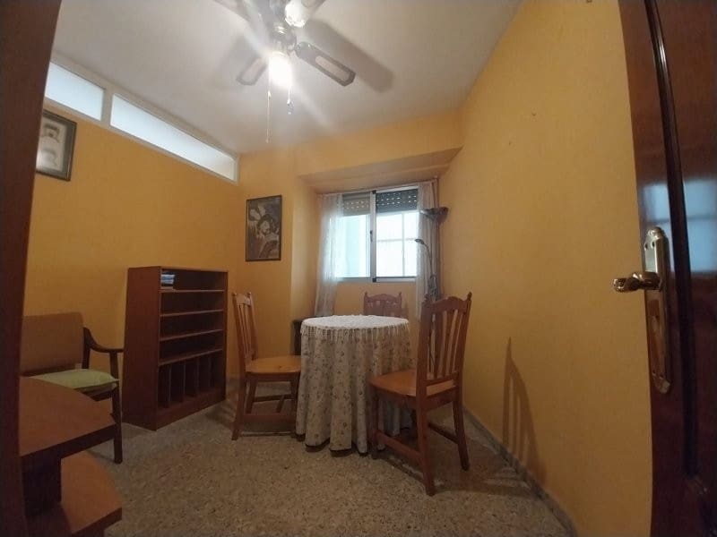 4 bedroom Flat for sale in Malaga city with garage - € 412,500 (Ref: 9761487)