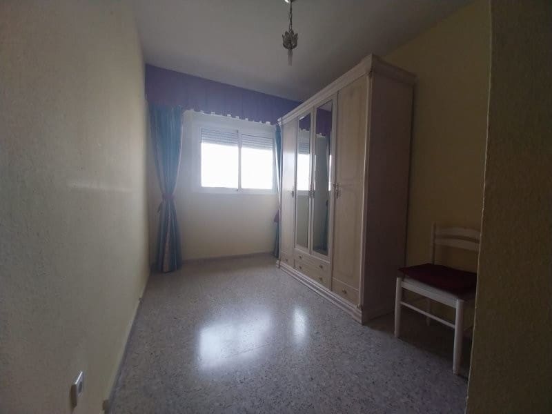 4 bedroom Flat for sale in Malaga city with garage - € 412,500 (Ref: 9761487)