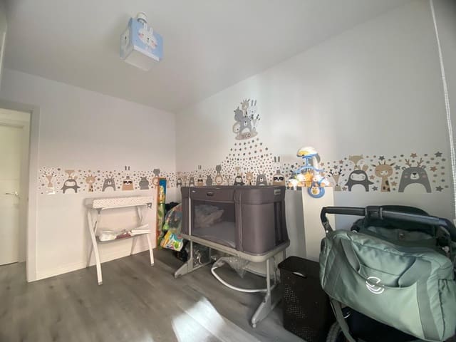 4 soveværelse Lejlighed til salg i Málaga by - € 320.000 (Ref: 9770962)