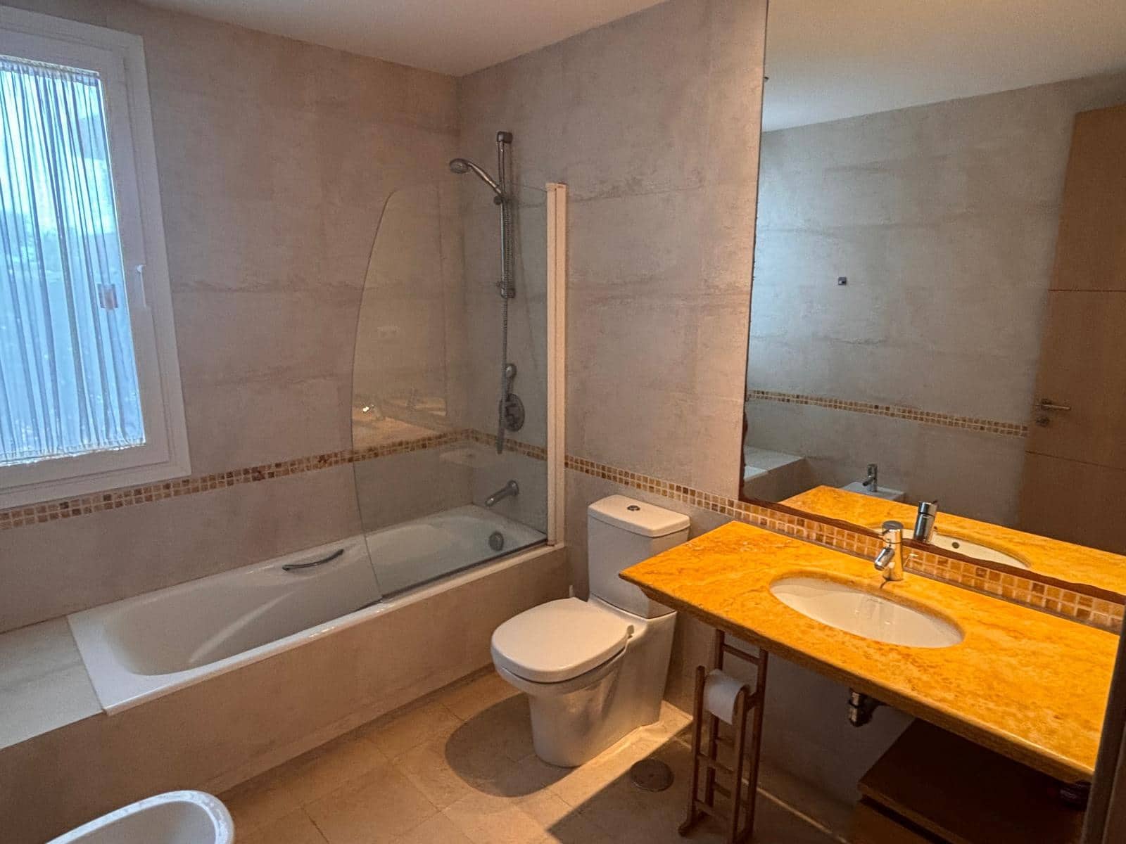 3 bedroom Flat for sale in Sotogrande with pool garage - € 910,000 (Ref: 9787865)