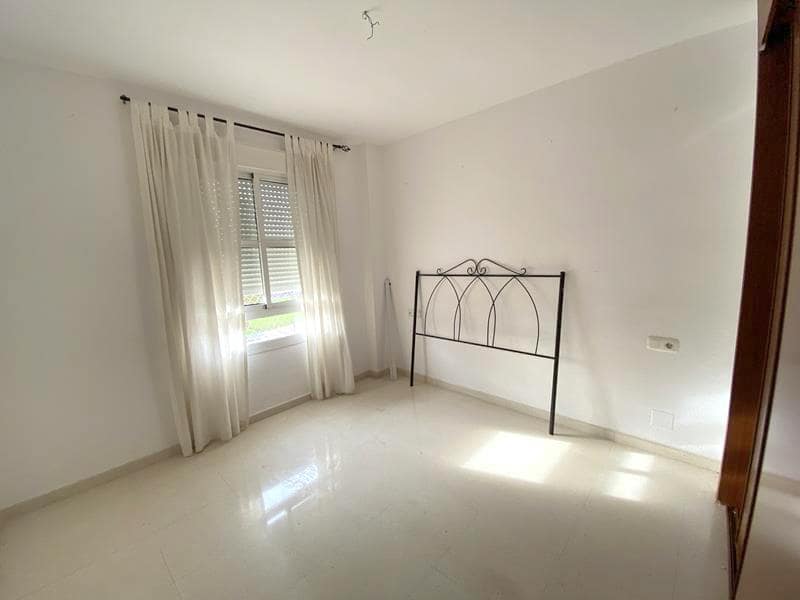 4 soveværelse Lejlighed til salg i Malaga by med swimmingpool garage - € 498.000 (Ref: 9788693)