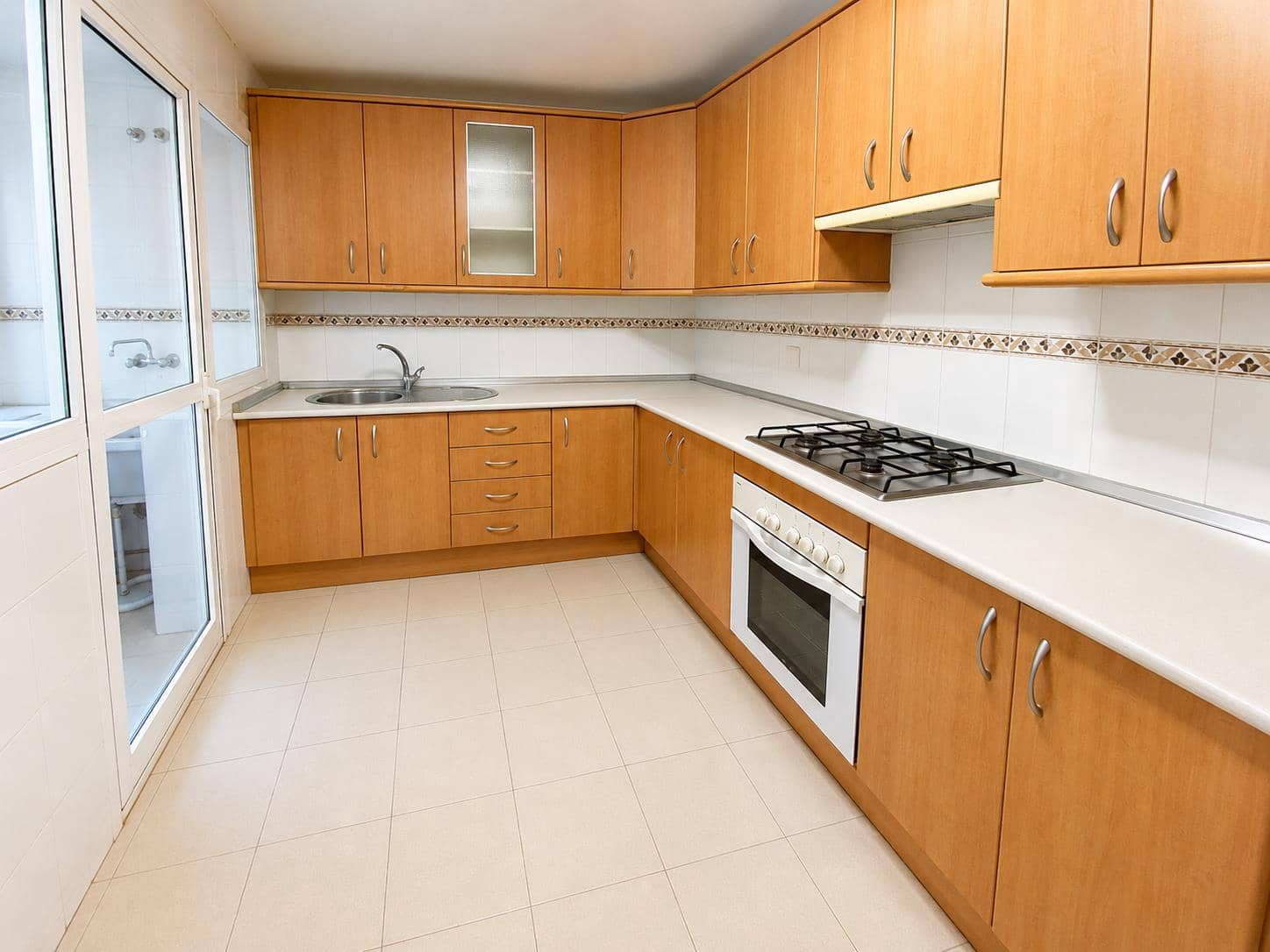 4 bedroom Flat for sale in Malaga city with pool garage - € 488,000 (Ref: 9788693)