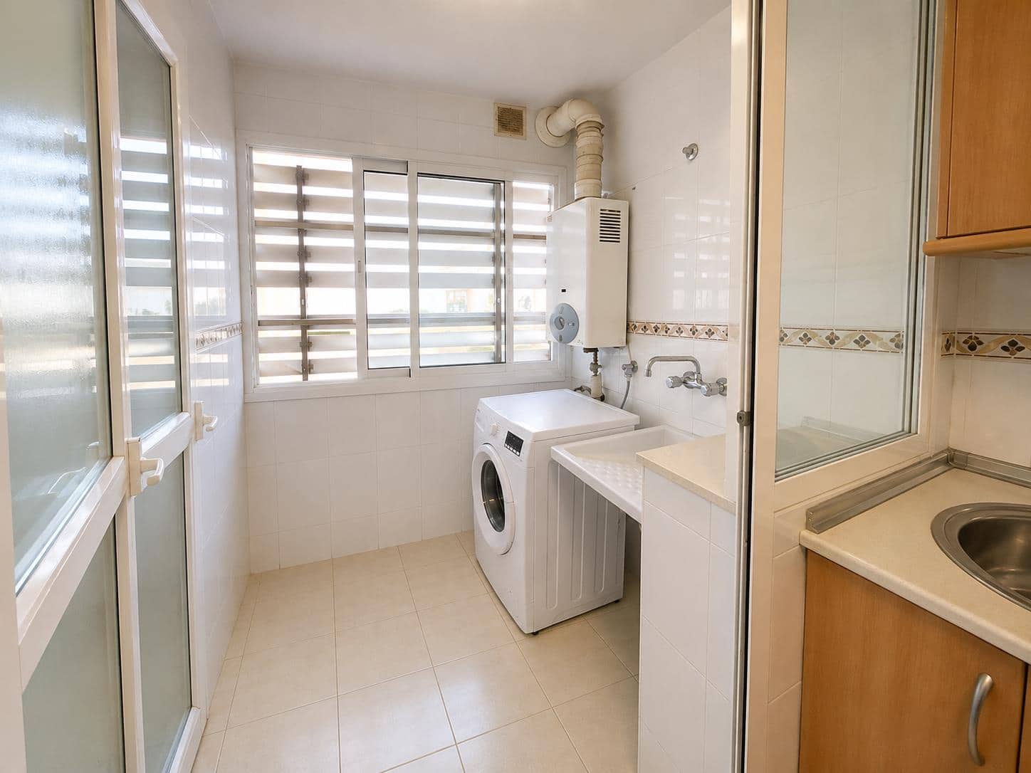 4 bedroom Flat for sale in Malaga city with pool garage - € 488,000 (Ref: 9788693)