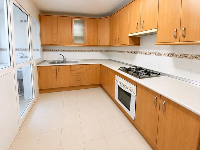 4 makuuhuone Asunto myytävänä paikassa Teatinos, Málaga kaupunki mukana uima-altaan 
autotalli - 488 000 € (Ref: 9788693)