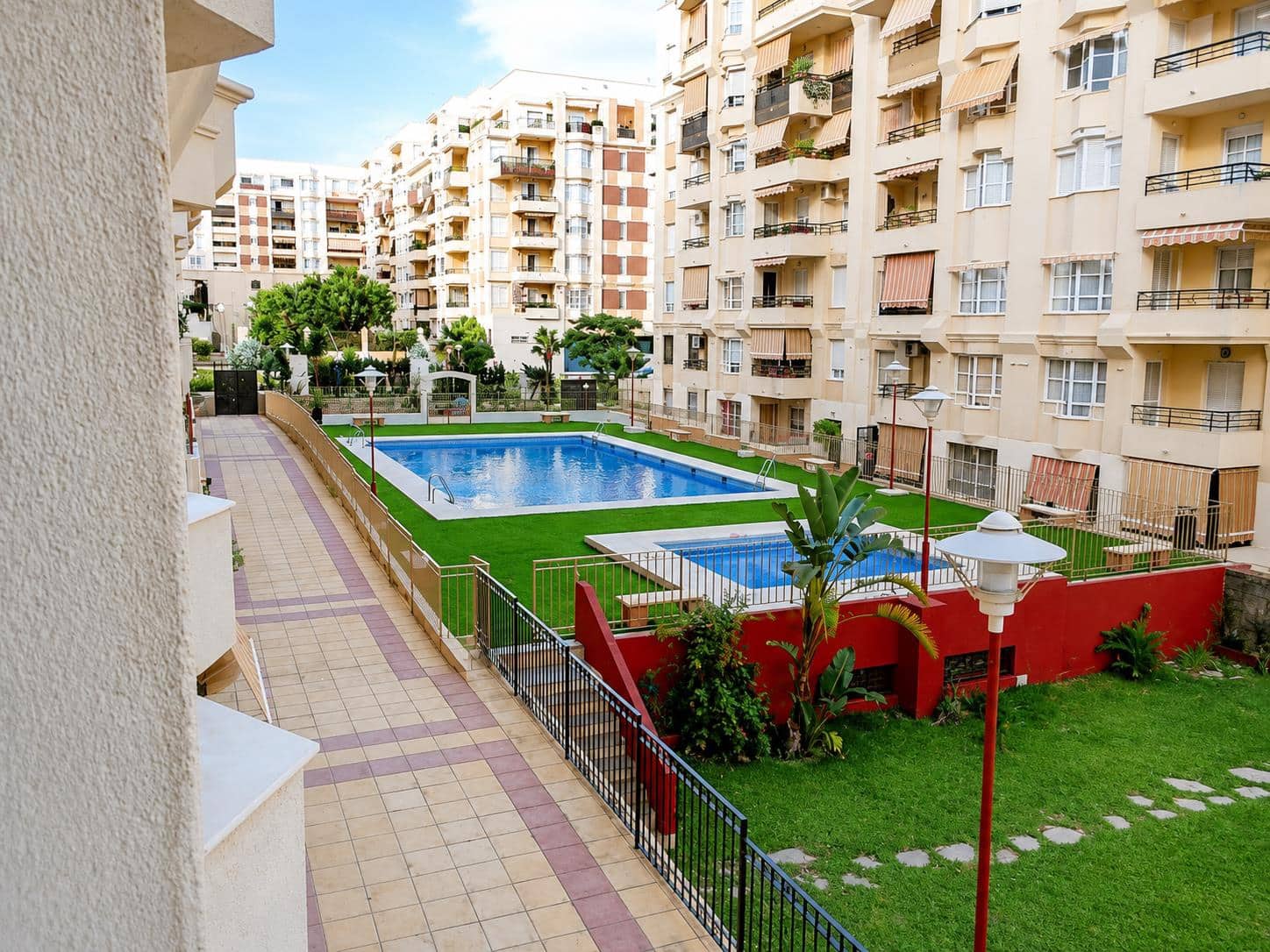 4 bedroom Flat for sale in Malaga city with pool garage - € 488,000 (Ref: 9788693)