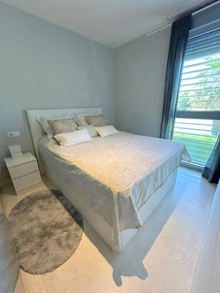 3 bedroom Flat for sale in San Luis de Sabinillas with pool garage - € 375,000 (Ref: 9789838)