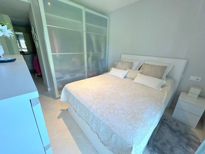 3 bedroom Flat for sale in San Luis de Sabinillas with pool garage - € 375,000 (Ref: 9789838)