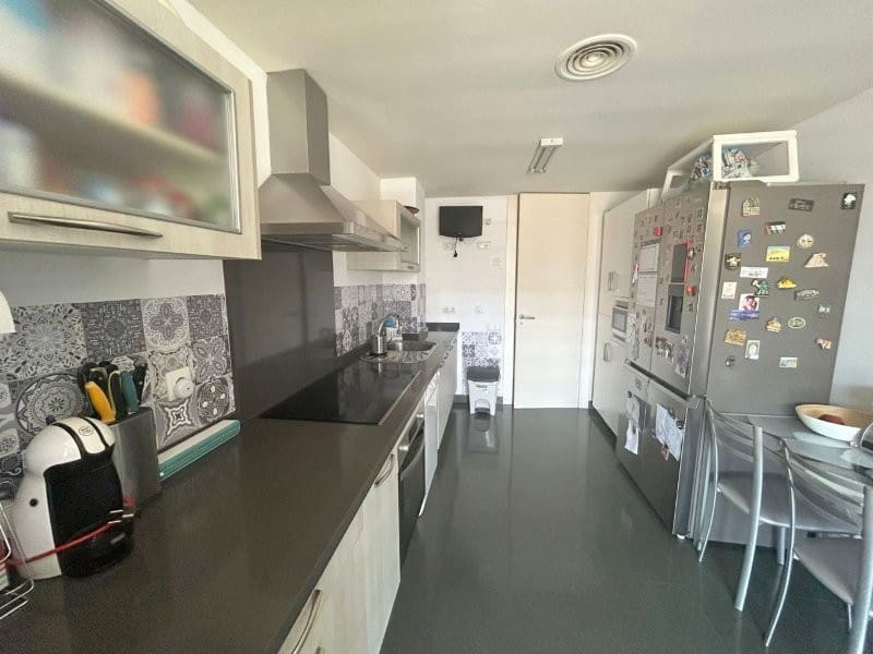 3 bedroom Flat for sale in San Luis de Sabinillas with pool garage - € 375,000 (Ref: 9789838)