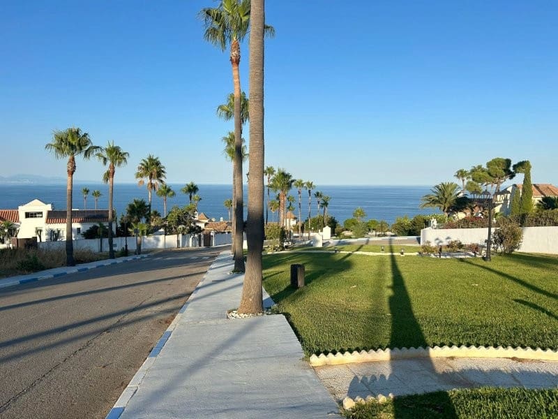 3 bedroom Flat for sale in San Luis de Sabinillas with pool garage - € 375,000 (Ref: 9789838)