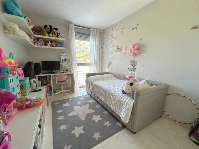 3 bedroom Flat for sale in San Luis de Sabinillas with pool garage - € 375,000 (Ref: 9789838)