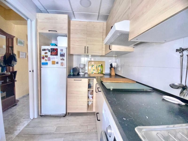 3 bedroom Flat for sale in Malaga city - € 250,000 (Ref: 9793646)