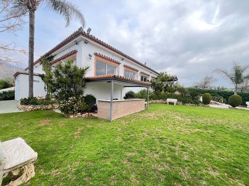 Byggetomt til salgs i Estepona - € 3 181 500 (Ref: 9795602)