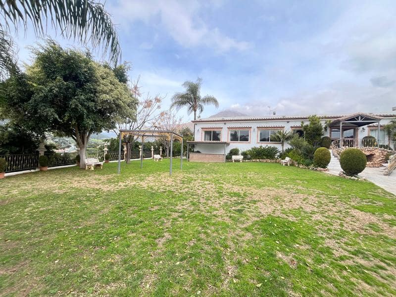 Byggetomt til salgs i Estepona - € 3 181 500 (Ref: 9795602)