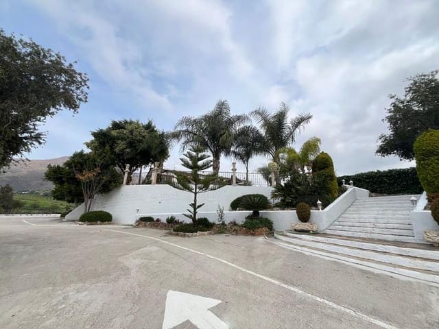 Byggetomt til salgs i Estepona - € 3 181 500 (Ref: 9795602)