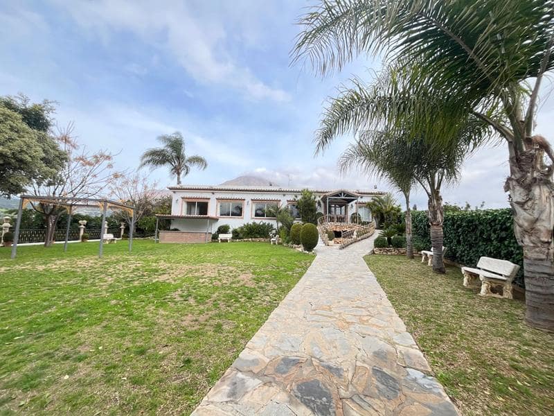 Byggetomt til salgs i Estepona - € 3 181 500 (Ref: 9795602)