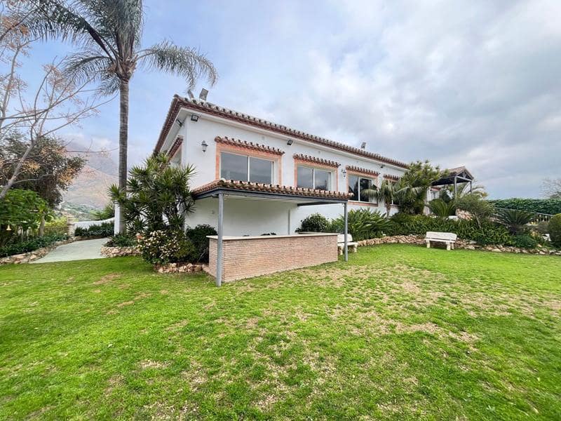 Byggetomt til salgs i Estepona - € 3 181 500 (Ref: 9795602)