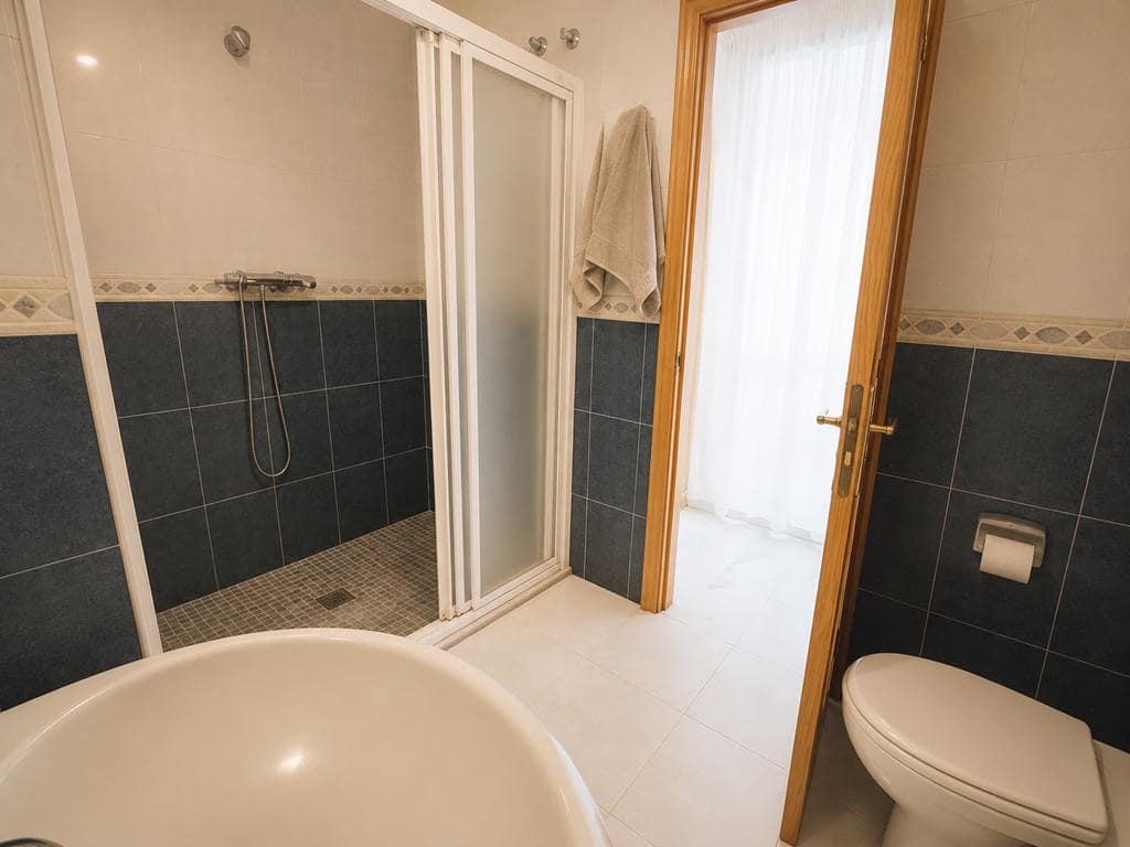 4 sovrum Lägenhet till salu i Estepona - 387 000 € (Ref: 9798356)