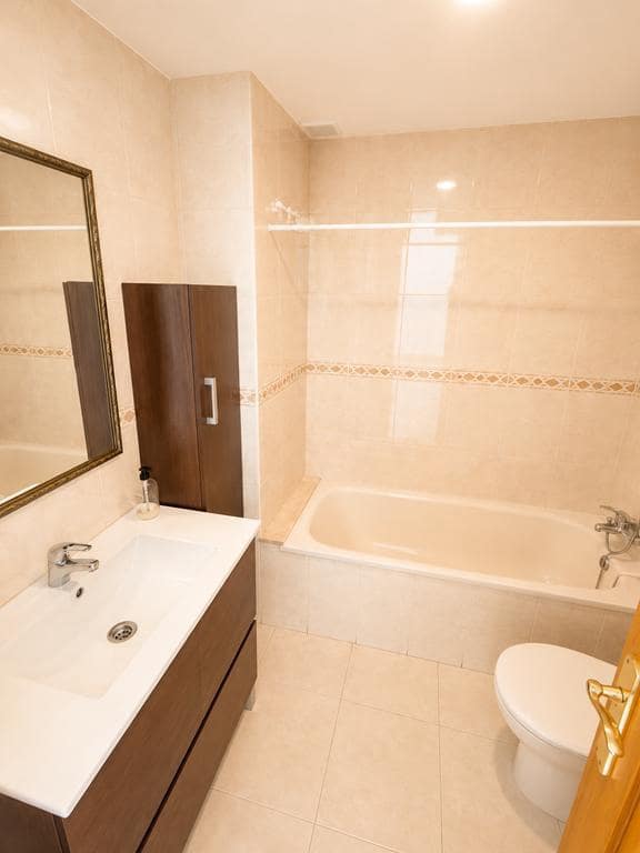 4 sovrum Lägenhet till salu i Estepona - 387 000 € (Ref: 9798356)