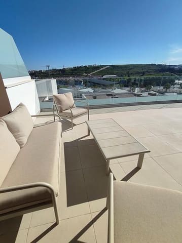 3 sypialnia Penthouse do wynajęcia w Centro, Estepona z basenem garażem - 2 500 € (Ref: 9807393)