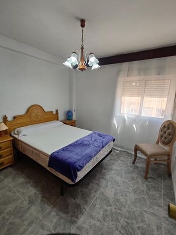 3 soveværelse Lejlighed til leje i Centro, Estepona - € 900 (Ref: 9816598)