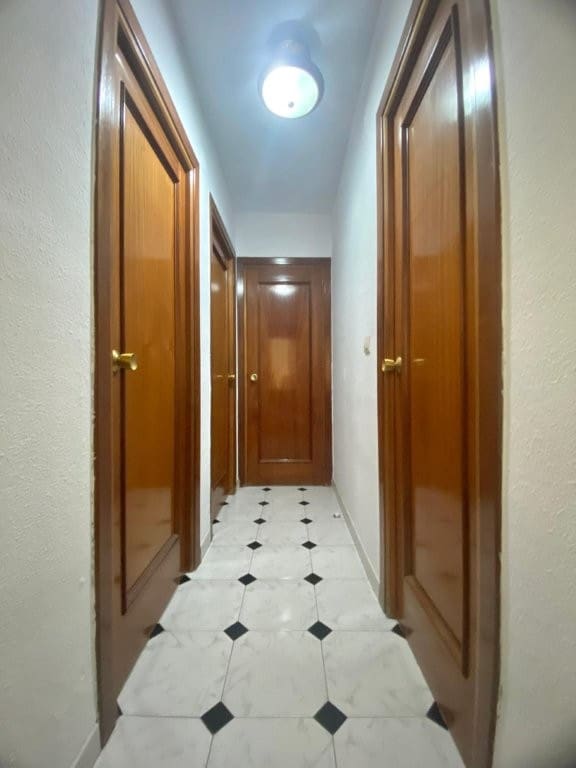 3 soveværelse Lejlighed til salg i Malaga by - € 270.000 (Ref: 9821747)
