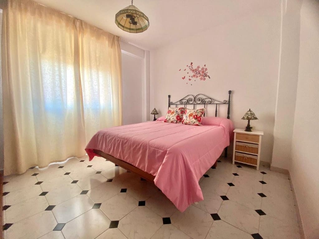 3 soveværelse Lejlighed til salg i Malaga by - € 270.000 (Ref: 9821747)