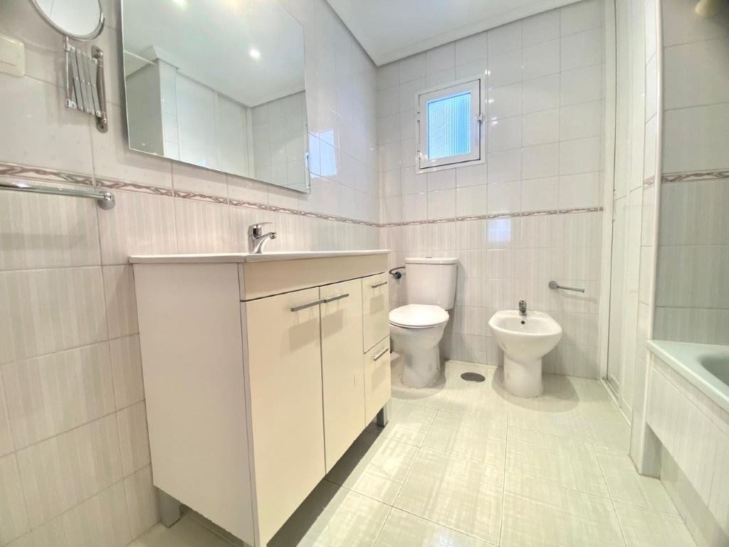3 soveværelse Lejlighed til salg i Malaga by - € 270.000 (Ref: 9821747)