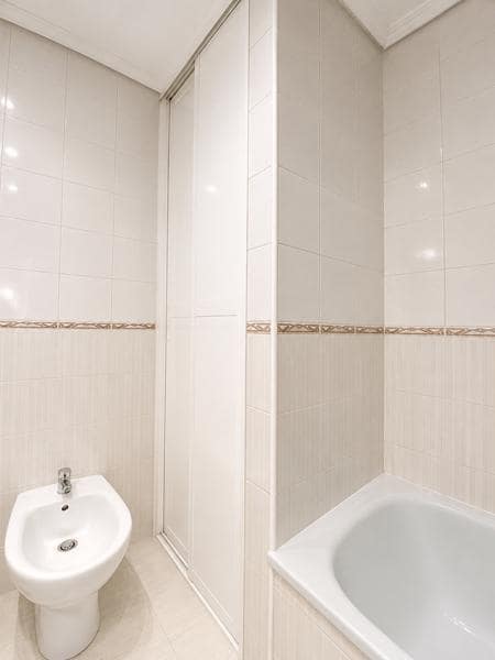3 bedroom Flat for sale in Malaga city - € 270,000 (Ref: 9821747)