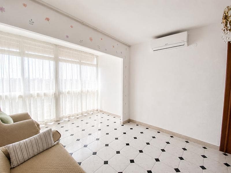 3 bedroom Flat for sale in Malaga city - € 270,000 (Ref: 9821747)