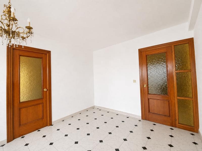 3 bedroom Flat for sale in Malaga city - € 270,000 (Ref: 9821747)