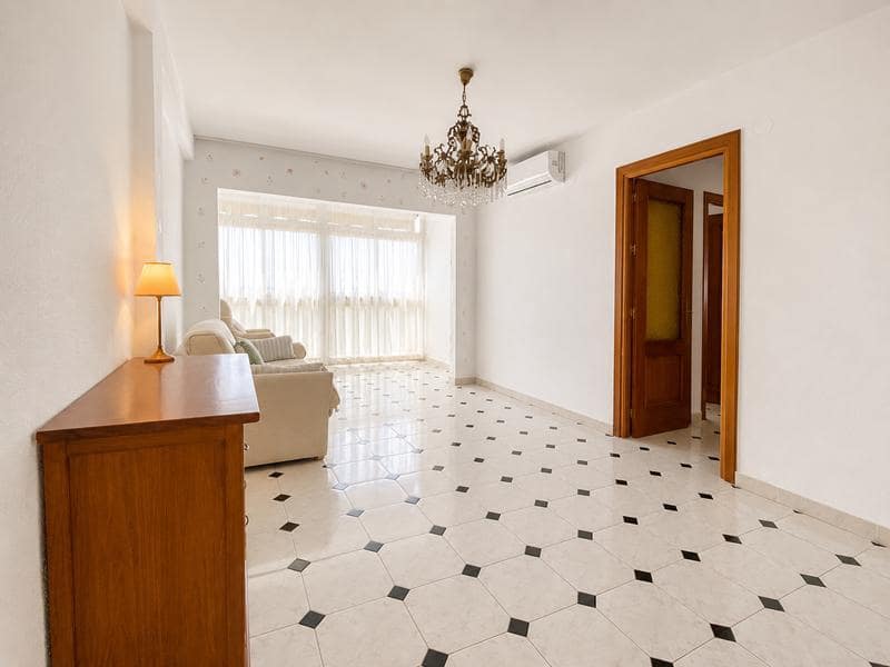 3 bedroom Flat for sale in Malaga city - € 270,000 (Ref: 9821747)