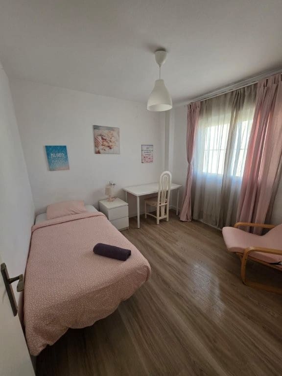 4 quarto Apartamento para arrendar em Malaga cidade - 1 600 € (Ref: 9889261)