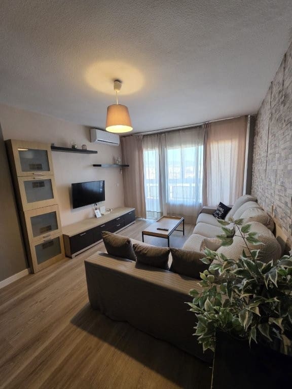 4 quarto Apartamento para arrendar em Malaga cidade - 1 600 € (Ref: 9889261)